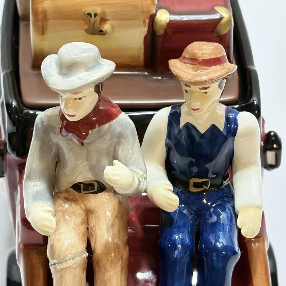 WELLS FARGO & COMPANY (U.S. MAIL) Stagecoach Ceramic COOKIE JAR (2011) READ